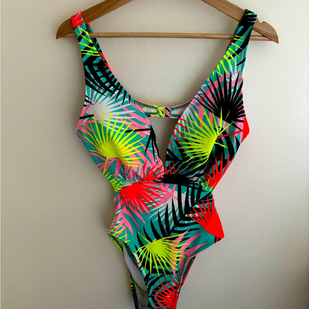 One piece swim suit